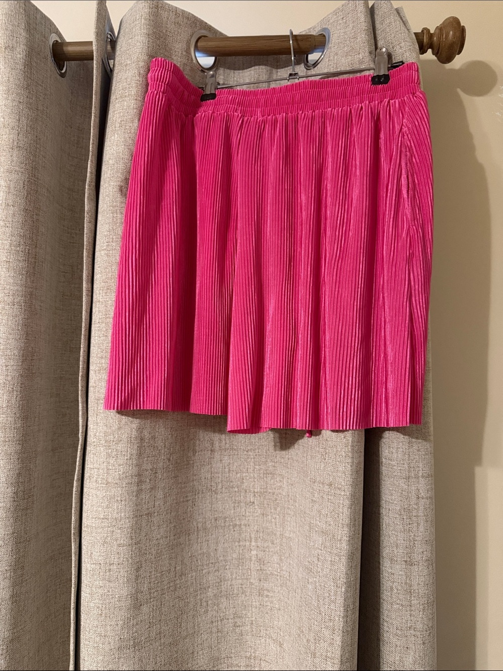 NWT Intempo Bright Pink Ribbed Shorts size L - Picture 3 of 5
